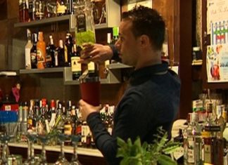 ‘Hoxe está de moda o Gin Tonic, pero nesta zona o cóctel está entrando lentamente’