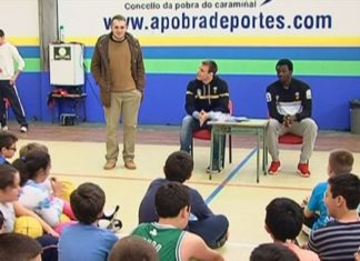 Xogadores do Obradoiro visitan o Barbanza