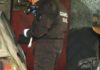 A Garda Civil investiga as causas do incendio no taller de Queiruga