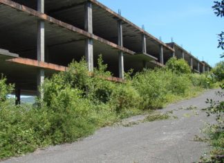 A Axencia Urbanística inicia a demolición dunha estrutura ilegal en Padrón