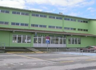 O PSOE denuncia os recortes no número de docentes