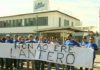 Os traballadores de Lantero concéntranse en fronte a Nestlé