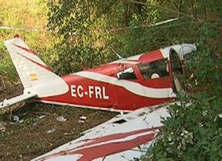 Abren dúas investigacións para esclarecer o accidente dunha avioneta en Barro