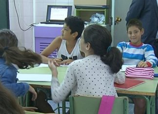 Os centros educativos contarán con ‘bancos de libros’ para as familias necesitadas