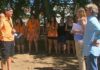 A directora xeral de Xuventude visita o campo de traballo de Outes