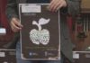 Cambados reparte composteiros entre os veciños e educará aos nenos na reciclaxe