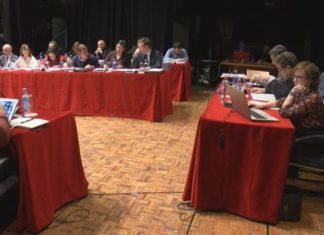 O pleno aproba os orzamentos de xeito definitivo e o PP lembra que levará estas contas aos tribunais