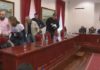 A oposición abandona o pleno de reprobación ó alcalde polos chistes machistas