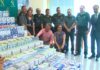 A Garda Civil reúne 2.000 litros de leite para o Banco de Alimentos