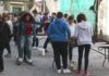 As rúas de Cambados cambian os coches polo xogos tradicionais