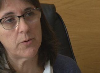 A alcaldesa de Muros solicita medidas para minimizar o impacto do peche de Calvo