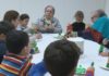 Os nenos preparan doces cos maiores de Vilagarcía