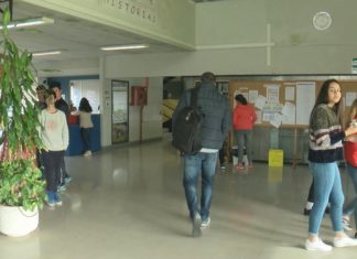 Tres centros educativos de Arousa mudan as tradicionais sereas por música