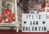Os namorados buscan xa agasallos para sorprender á súa parella por San Valentín