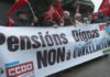 Xubilados vilagarciáns maniféstanse en defensa dunhas pensións dignas Os xubilados de toda España saíron hoxe á rúa para demandar unhas pensións dignas. En Vilagarcía, celebrouse desas concentracións nas que os pensionistas criticaron a suba do 0,25% aprobada polo goberno central. Consideran ese incremento unha tomadura de pelo.