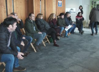 A Illa acolle o primeiro peche contra a nova lei de Saúde de Galicia Arrancan os peches da Plataforma en Defensa da Sanidade Pública do Salnés na Casa contra a nova lei de Saúde de Galicia