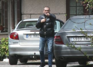 O Colexio de Xornalistas condena as agresións a tres reporteiros en Vilanova por parte dos Charlíns O Colexio de Xornalistas condena as agresións de onte a 3 xornalistas en Vilanova por parte de varios membros dos Charlíns, xusto despois de que o patriarca chegase á súa casa tras recibi-la alta no Hospital. O organismo cualifica os actos de “lamentables” que, segundo apuntan, representan un ataque máis aos xornalistas no desempeño do seu labor.