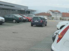 Detido o presunto autor dos roubos en vehículos nos arredores da piscina