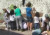 Un mar de azulexos aprópiase dos muros do colexio de Corón