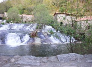 Polémica en Barro pola organización dunha homenaxe ó xeneral franquista Millán Astray no parque da Barosa