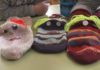 Os nenos de Cambados aprenden a reciclar as prendas de roupa que xa non usan