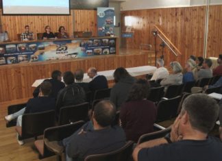 Expertos analizan na Illa os diversos aproveitamentos económicos das algas