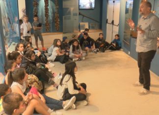 Escolares de Ourense mergúllanse na cultura mariñeira de Muros-Noia