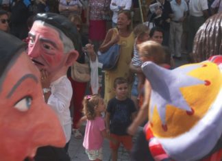 Sanxenxo recupera os seus cabezudos polas festas patronais