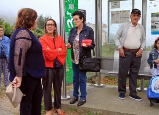 A conselleira de Infrestruturas destaca en Lousame a idoneidade do ‘bus compartido’