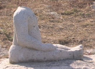 Investigan a decapitación ‘a golpes’ de catro estatuas no Grove