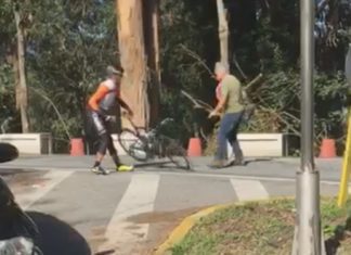 Pensa que deberían ser revisadas as normas de circulación das bicicletas? Un camioneiro agrede cun martelo a dous ciclistas