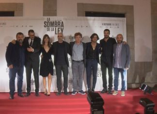 Pontevedra vístese de vermello para a preestrea de “La sombra de la ley”