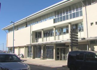 Moción ao pleno en contra da supresión do pediatra de tarde en Cambados