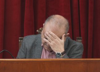 Catoira decreta tres días de loito oficial pola morte do edil Touriño Catoira decreta tres días de loito oficial pola morte do edil Touriño