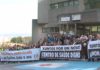 Máis de dous centenares de veciños reclaman na rúa mellor atención sanitaria Máis de dous centenares de veciños reclaman na rúa mellor atención sanitaria