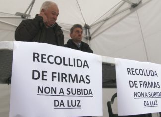 Os pensionistas de CCOO recollen firmas para frear a pobreza enerxética
