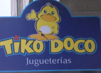 Entroido dende a tenda de disfraces Tiki Doco Entroido dende a tenda de disfraces Tiki Doco