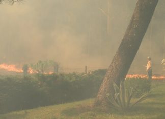 Rianxo continúa asolado polo lume