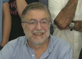 Xurxo Ferrón encabezará a lista de ‘Suma Ribeira’