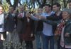 Unha placa na Calzada recorda que a Festa do Albariño é de Interese Turístico Internacional Unha placa na Calzada recorda que a Festa do Albariño é de Interese Turístico Internacional