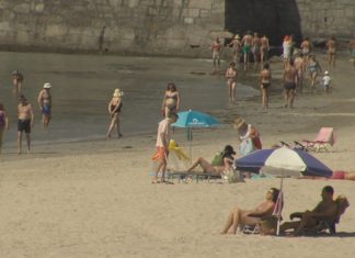 A veciñanza do Salnés goza con temperaturas superiores ós 30 grados A veciñanza do Salnés goza con temperaturas superiores ós 30 grados