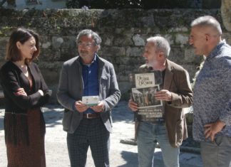 “Un Verso, Un Cantar” en Cambados para homenaxear ós emigrantes galegos "Un Verso, Un Cantar" en Cambados para homenaxear ós emigrantes galegos