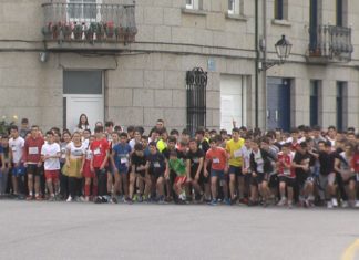 Máis de 400 alumnos participaron na carreira de institutos de Cambados Máis de 400 alumnos participaron na carreira de institutos de Cambados