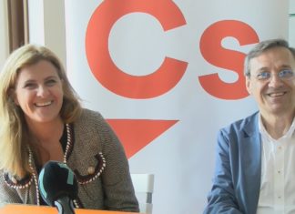 Cidadáns aposta pola habilitación de catro aparcamentos disuasorios e dun servizo de lanzadeiras