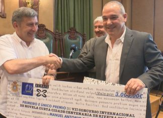 Antonio Piñeiro faise co Premio de Novela Curta Cidade de Ribeira