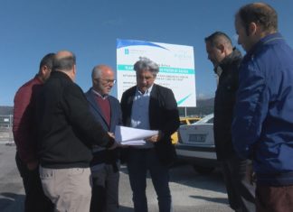 Portos mantén unha reunión de traballo para analizar o desenvolvemento das obras de instalación dos pantaláns para mexilloeiros
