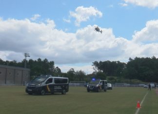 Uns mil escolares participan na exhibición da Policía Nacional en Ribeira