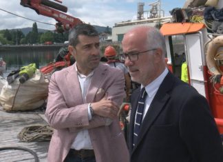 10 mil quilos de residuos retirados do fondo da dársena de Pontecesures 10 mil quilos de residuos retirados do fondo da dársena de Pontecesures