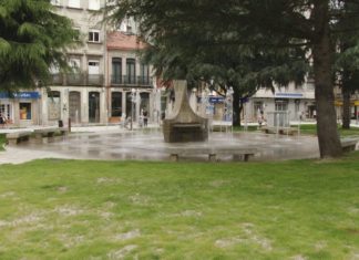 Veciños e comerciantes satisfeitos coa nova Praza da Independencia de Vilagarcía Veciños e comerciantes satisfeitos coa nova Praza da Independencia de Vilagarcía