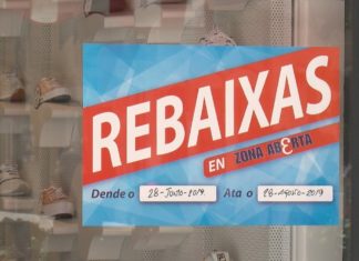 A veciñanza e os comercios do Salnés contentos coa chegada das rebaixas A veciñanza e os comercios do Salnés contentos coa chegada das rebaixas